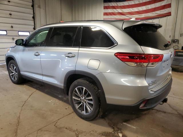 2019 Toyota Highlander Se - Фото 2