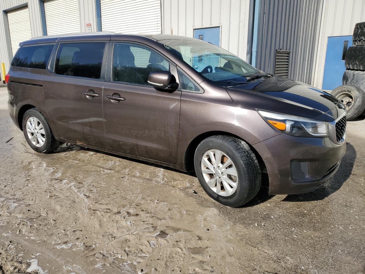 2016 KIA SEDONA LX - Image 4