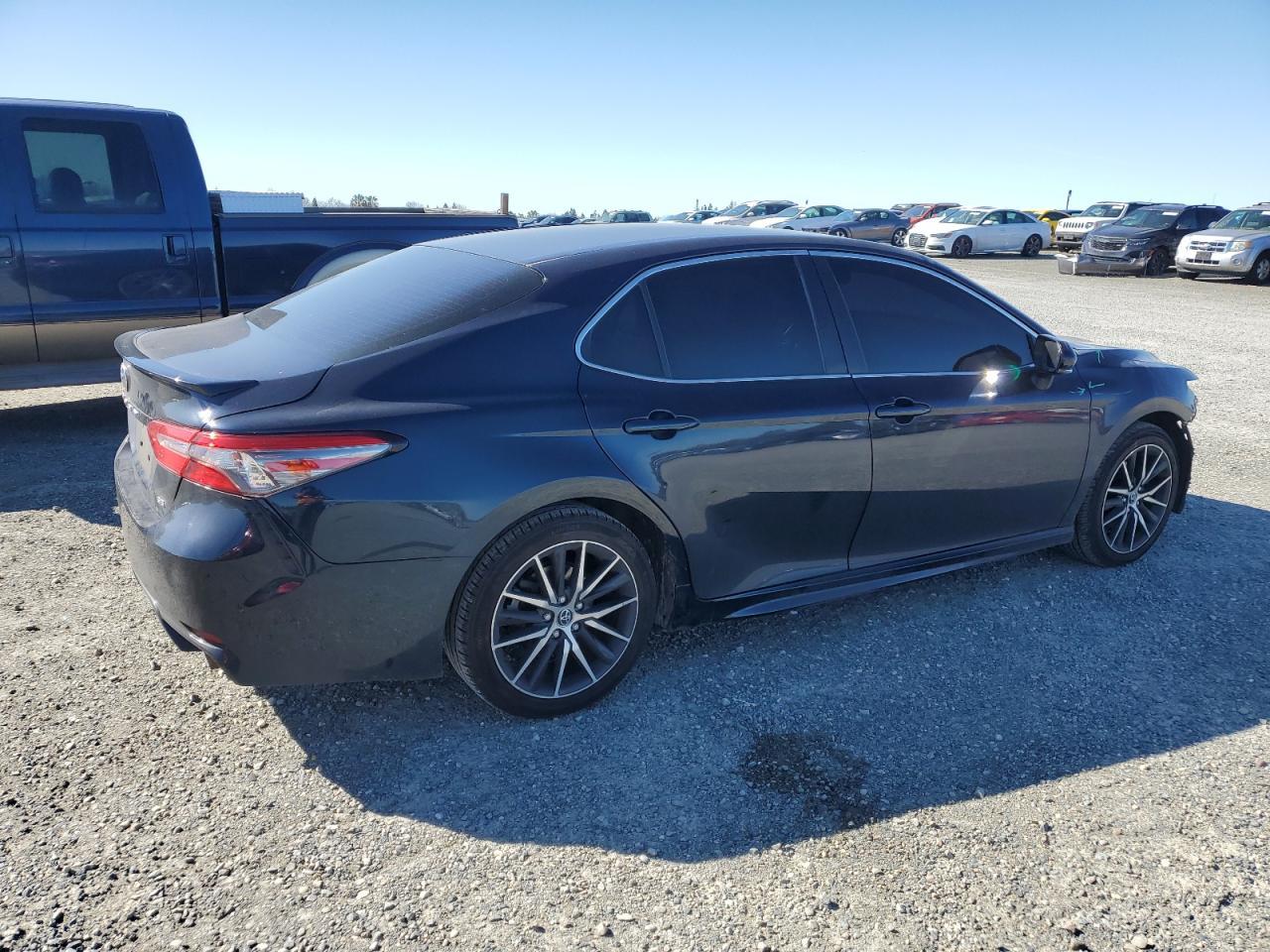 2018 TOYOTA CAMRY L - Фото 3