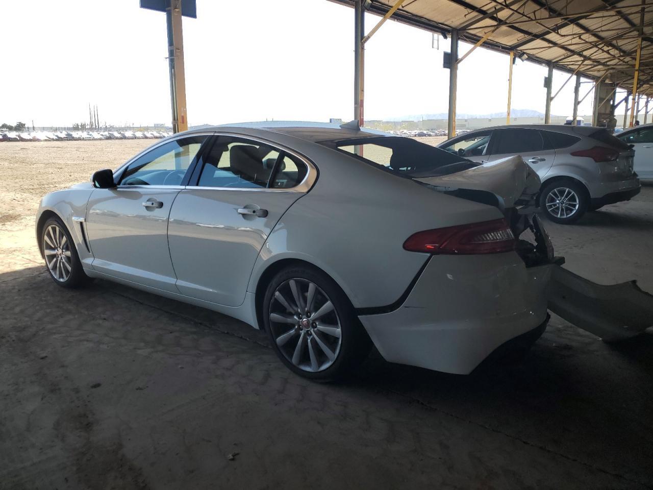 2014 JAGUAR XF - Фото 2