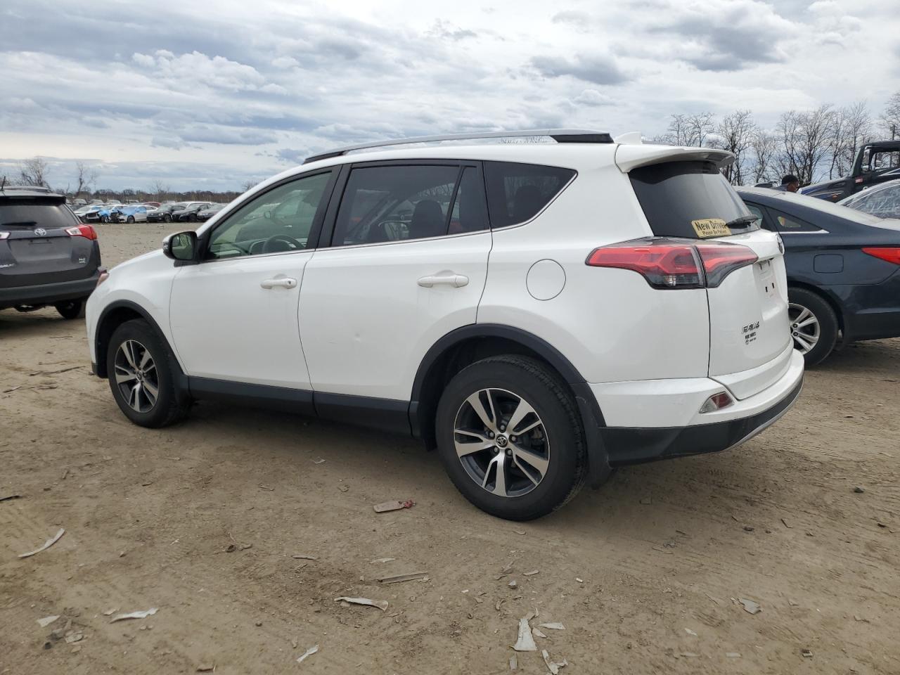 2017 TOYOTA RAV4 XLE - Image 2