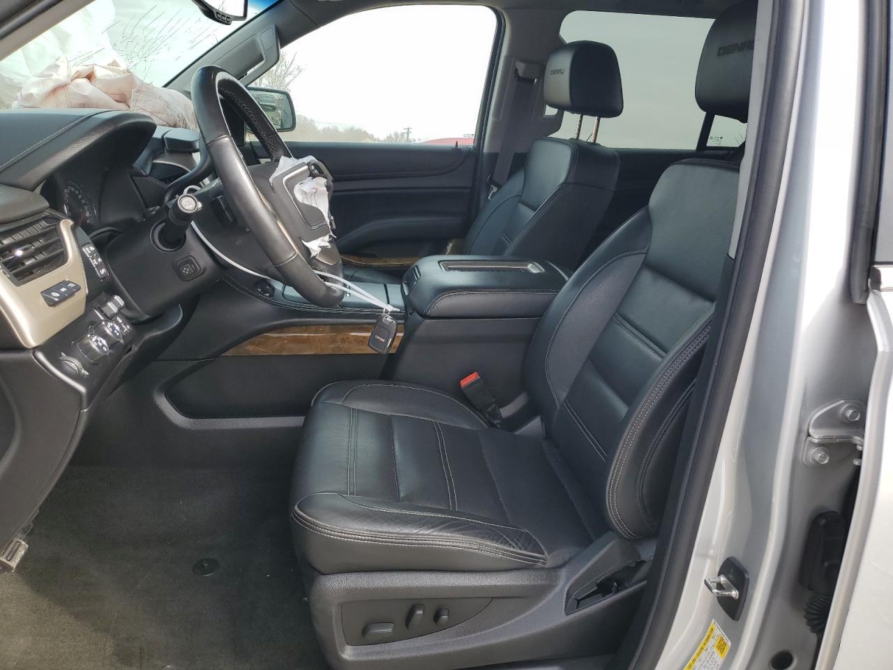 2017 GMC YUKON DENA - Фото 7