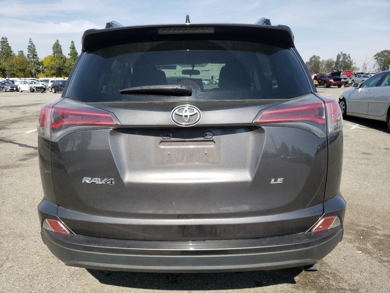 2016 TOYOTA RAV4 LE - Фото 6