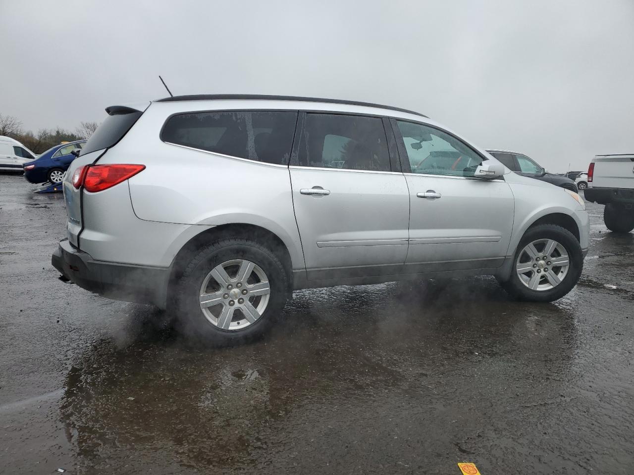 2012 CHEVROLET TRAVERSE L - Image 3