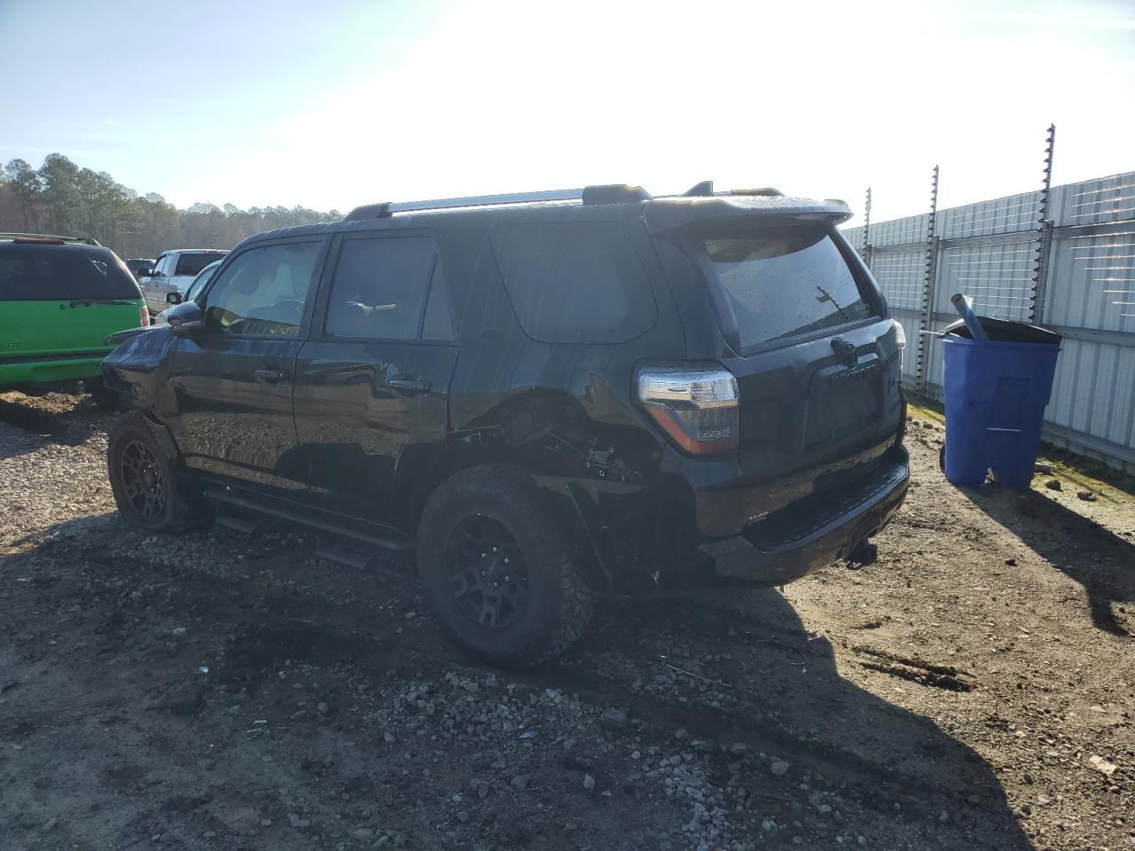 2022 TOYOTA 4RUNNER SR - Image 2