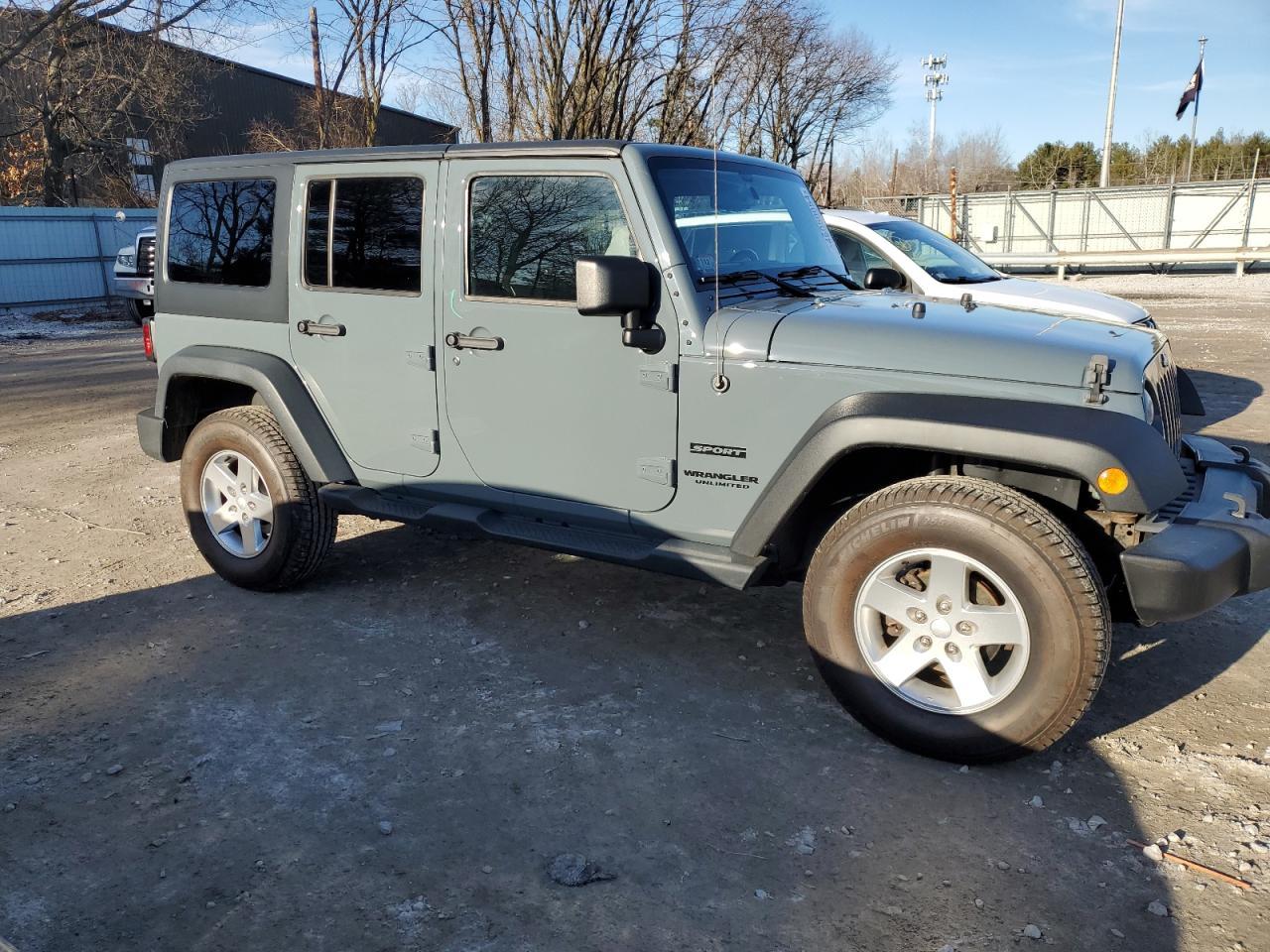 2014 JEEP WRANGLER U - Image 4