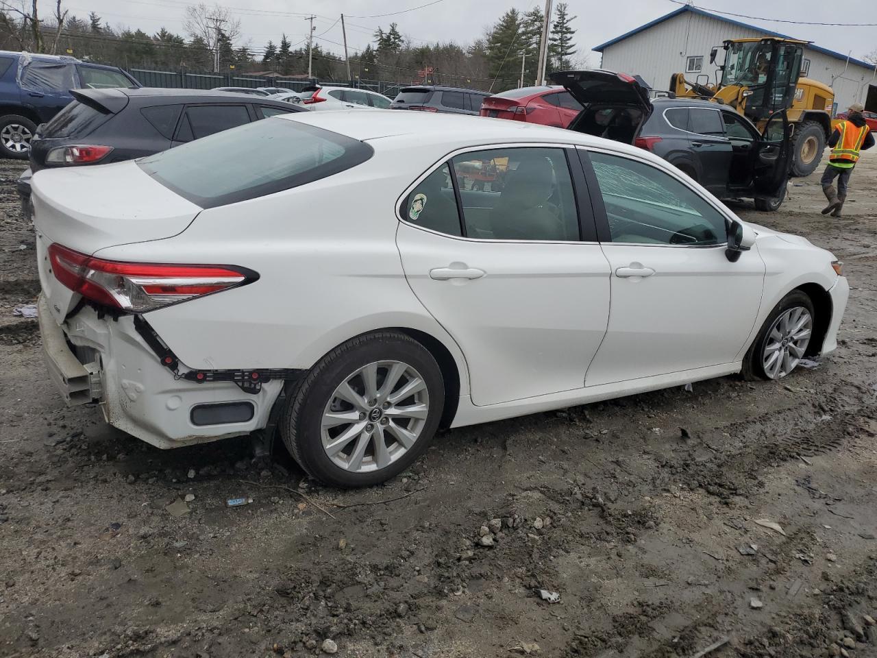 2018 TOYOTA CAMRY L - Фото 3