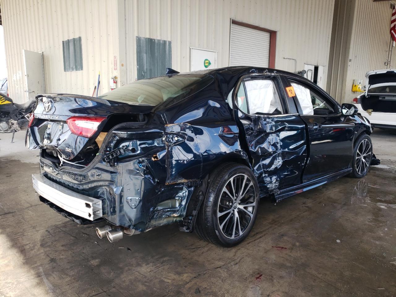 2020 TOYOTA CAMRY SE - Image 3