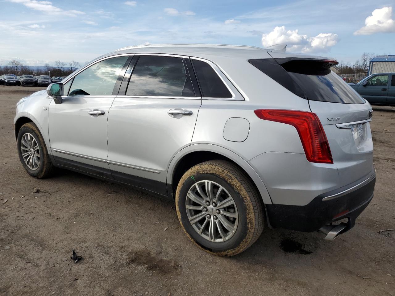 2019 CADILLAC XT5 LUXURY - Image 2