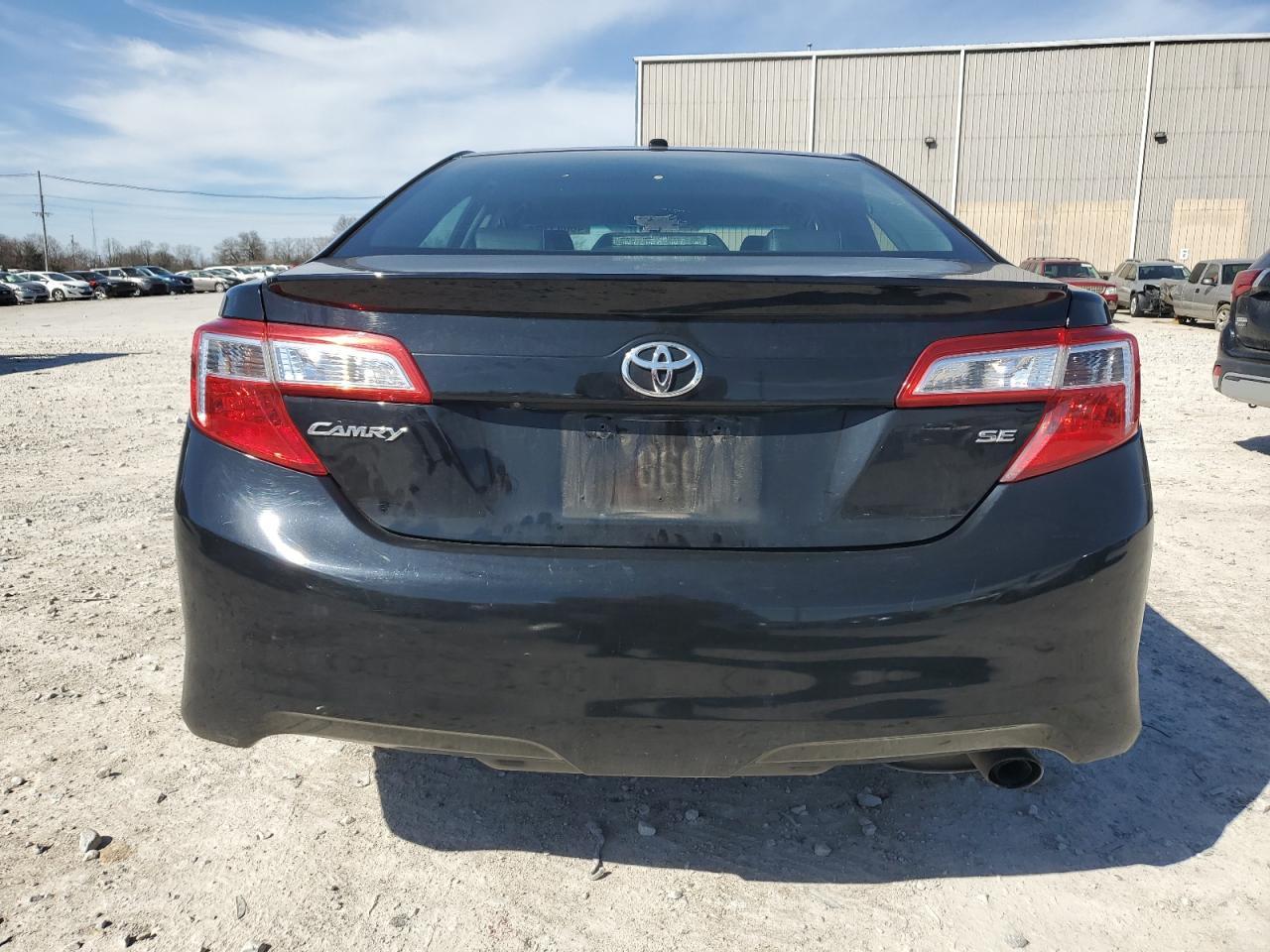 2014 TOYOTA CAMRY L - Image 6