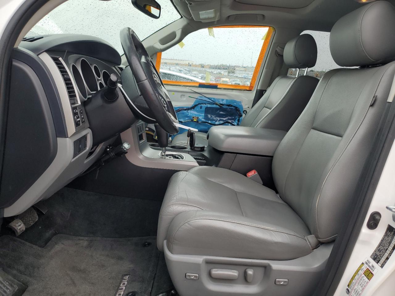 2014 TOYOTA SEQUOIA SR - Фото 7