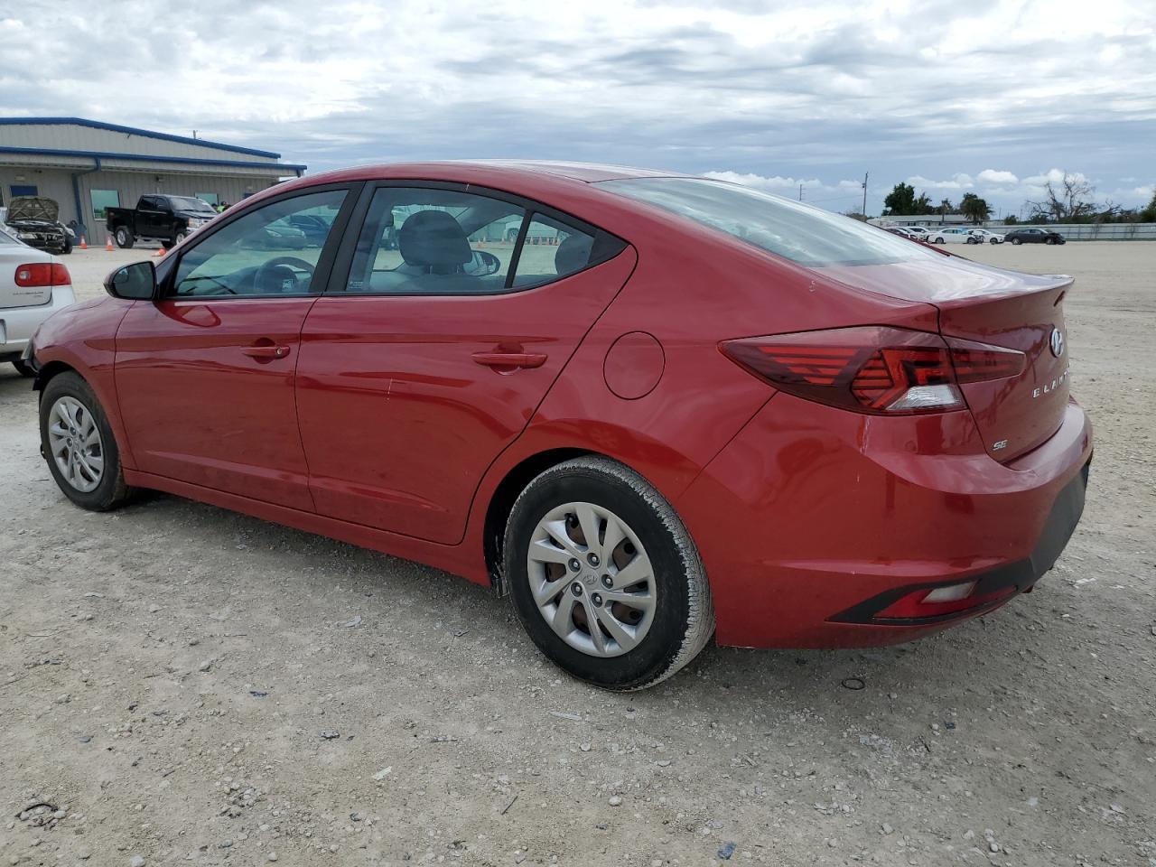 2019 HYUNDAI ELANTRA SE - Фото 2