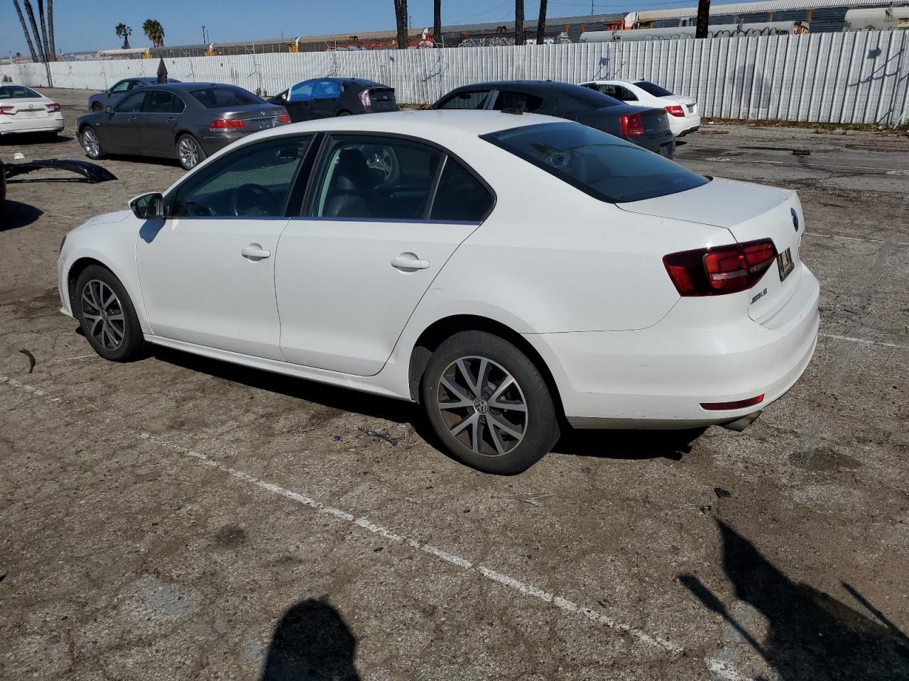 2017 VOLKSWAGEN JETTA SE - Image 2