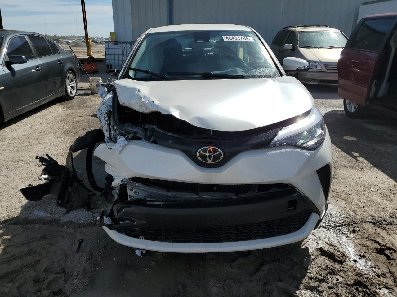 2021 TOYOTA C-HR XLE - Фото 5