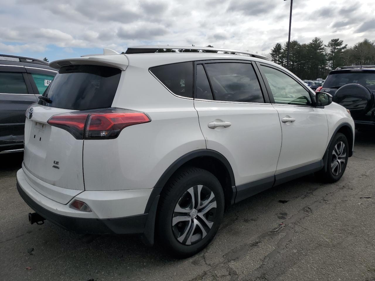 2017 TOYOTA RAV4 LE - Image 3