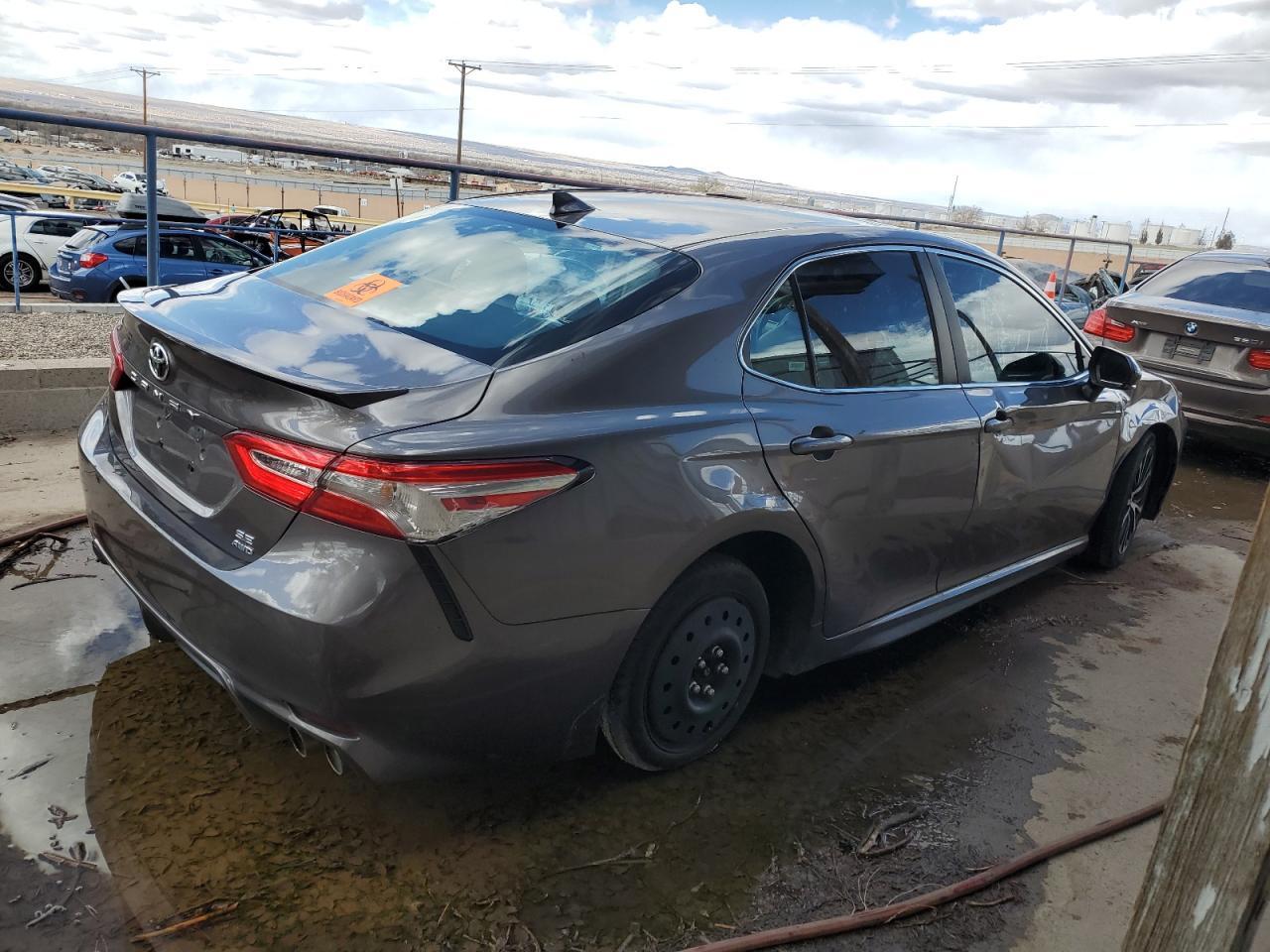2020 TOYOTA CAMRY SE - Image 3