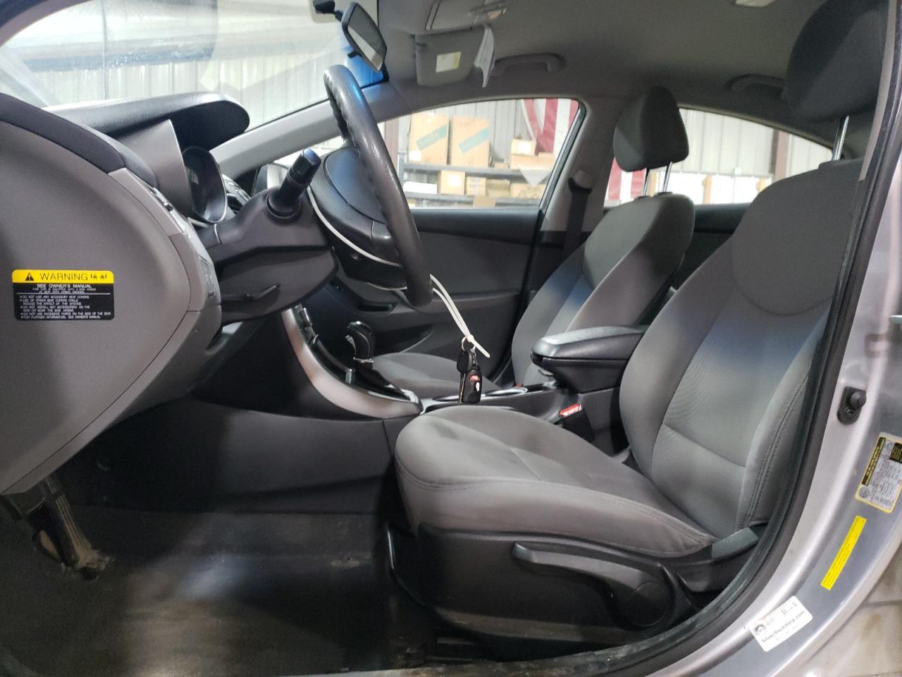 2015 HYUNDAI ELANTRA SE - Image 7