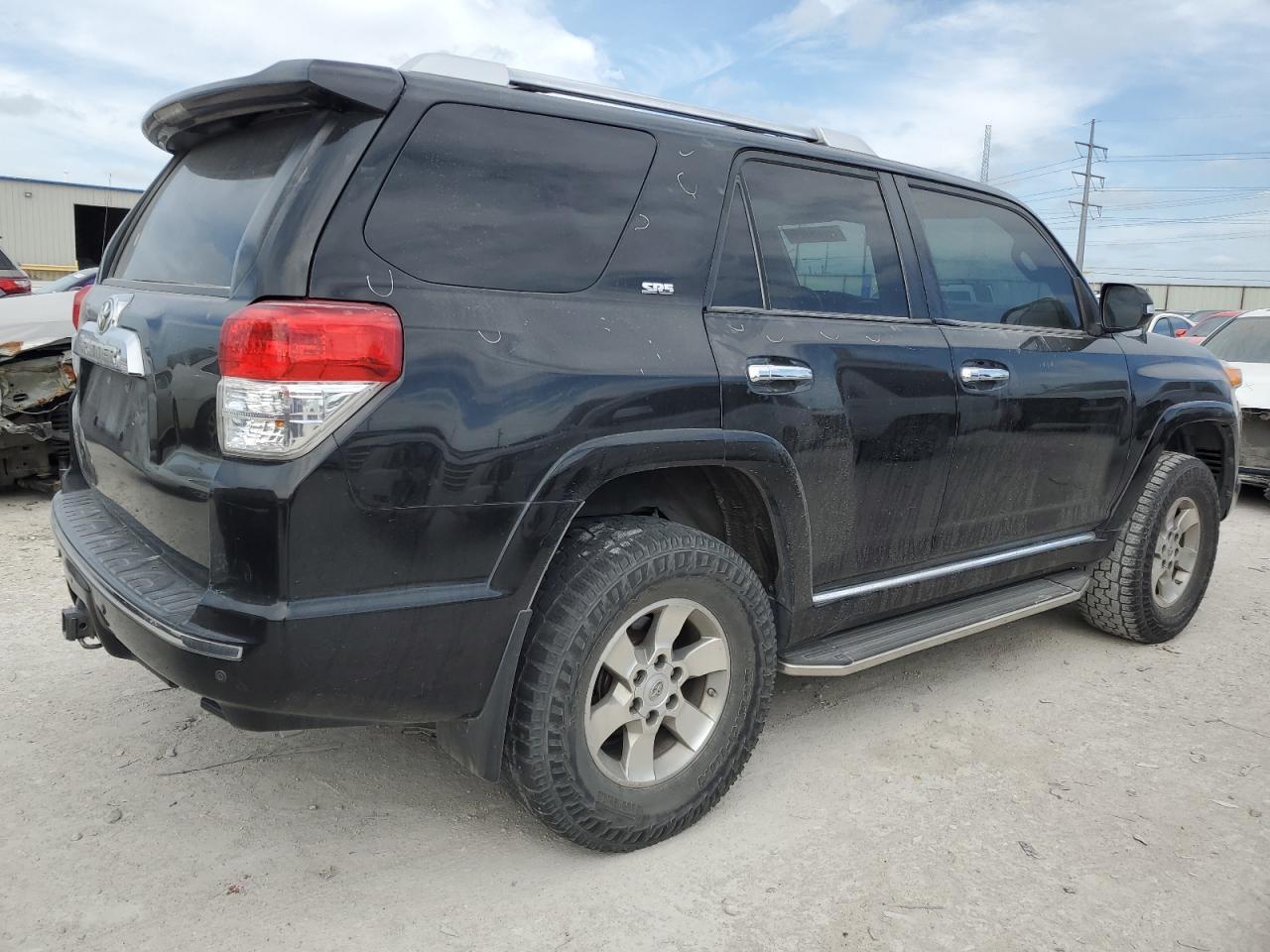 2011 TOYOTA 4RUNNER SR - Фото 3