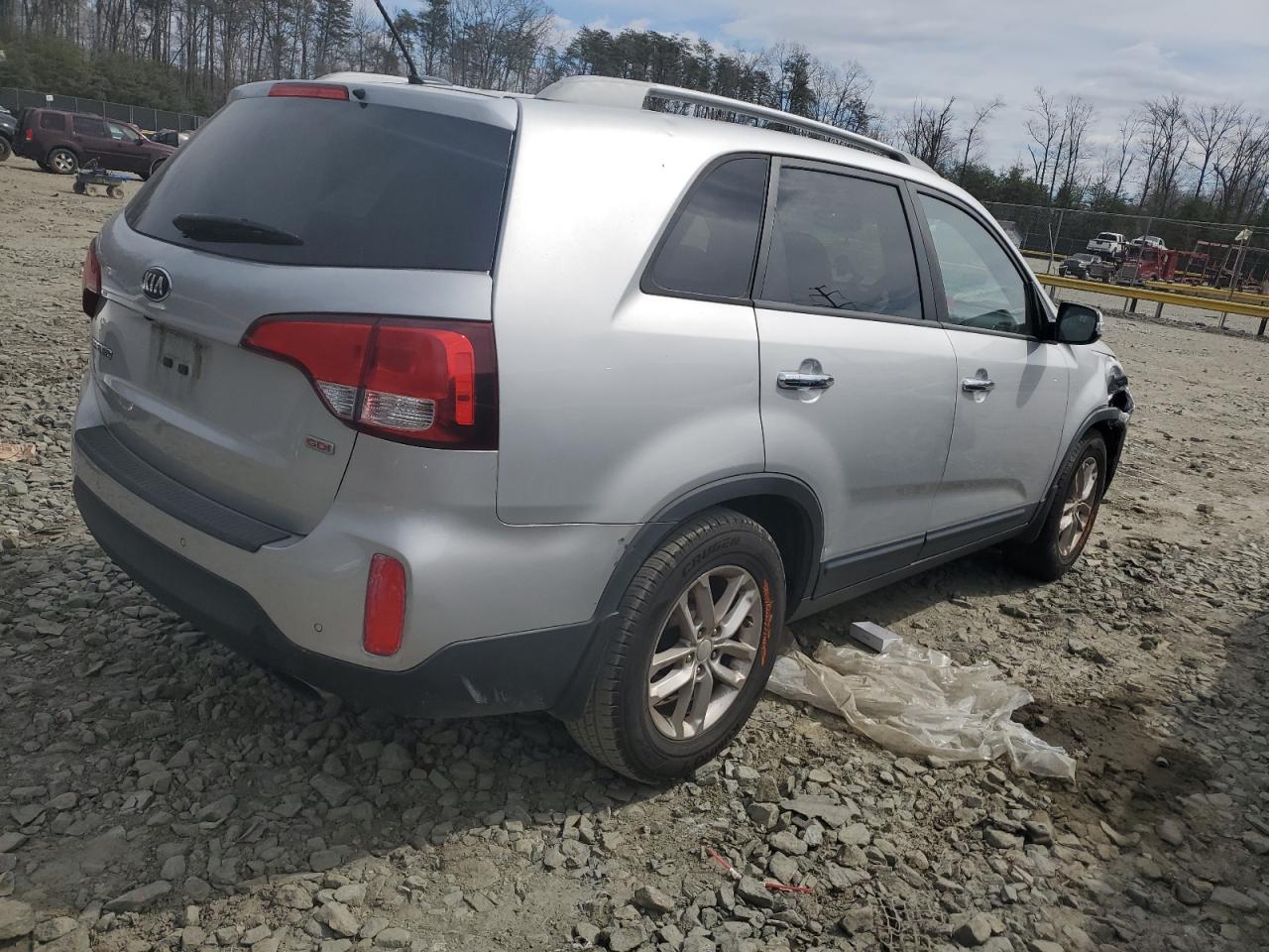 2015 KIA SORENTO LX - Image 3