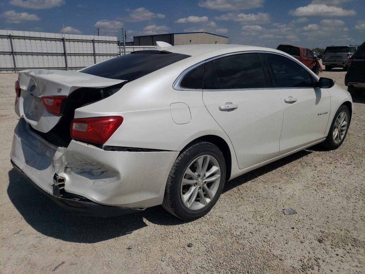 2017 CHEVROLET MALIBU LT - Фото 3