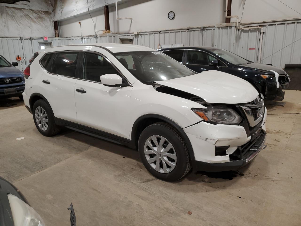 2017 NISSAN ROGUE S - Image 4