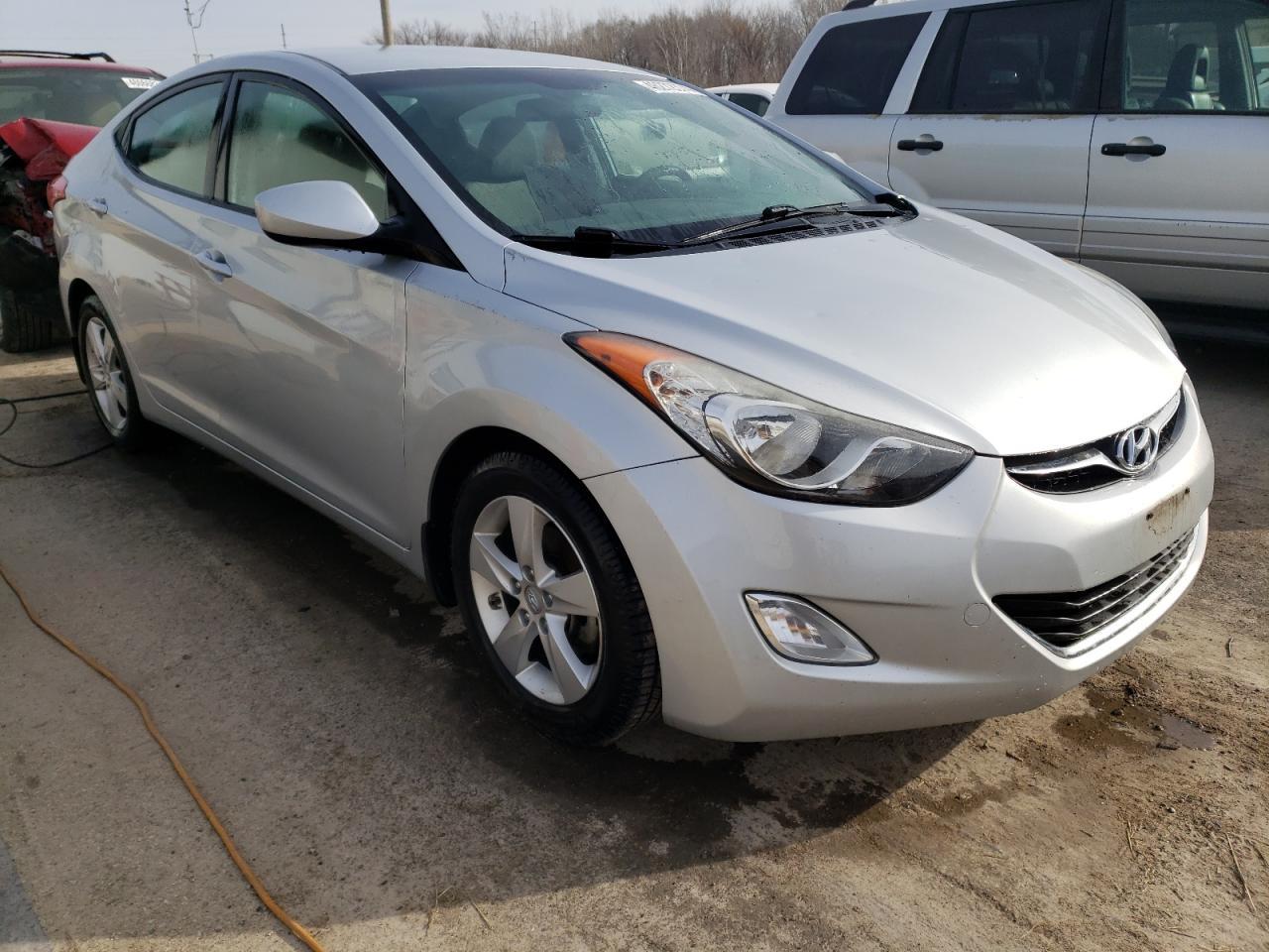 2013 HYUNDAI ELANTRA GL - Image 4
