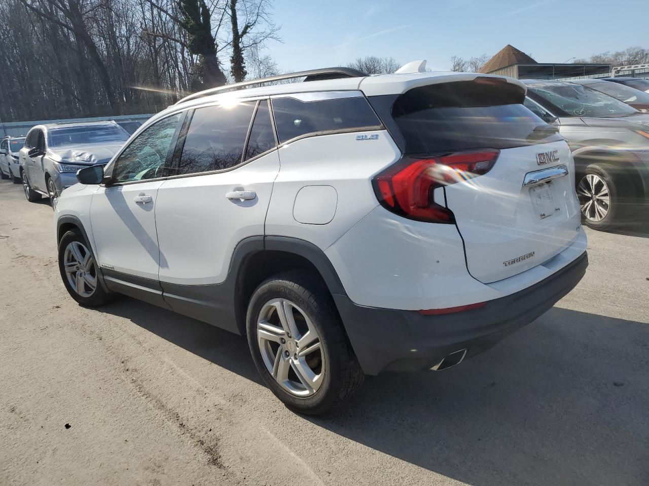 2018 GMC TERRAIN SL - Image 2