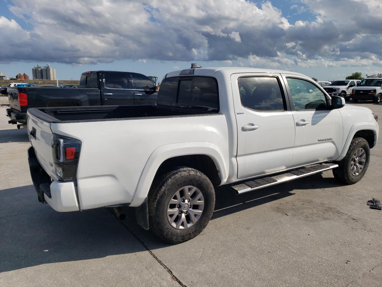 2018 TOYOTA TACOMA DOU - Фото 3