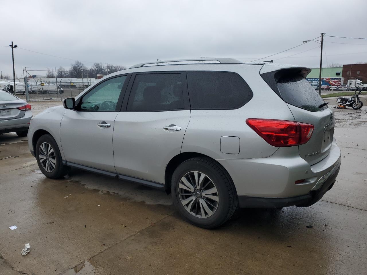 2017 NISSAN PATHFINDER - Фото 2