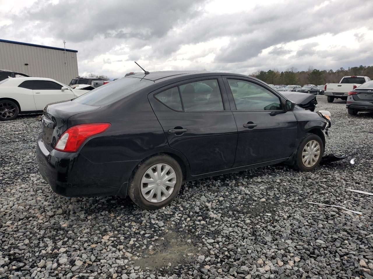 2016 NISSAN VERSA S - Фото 3