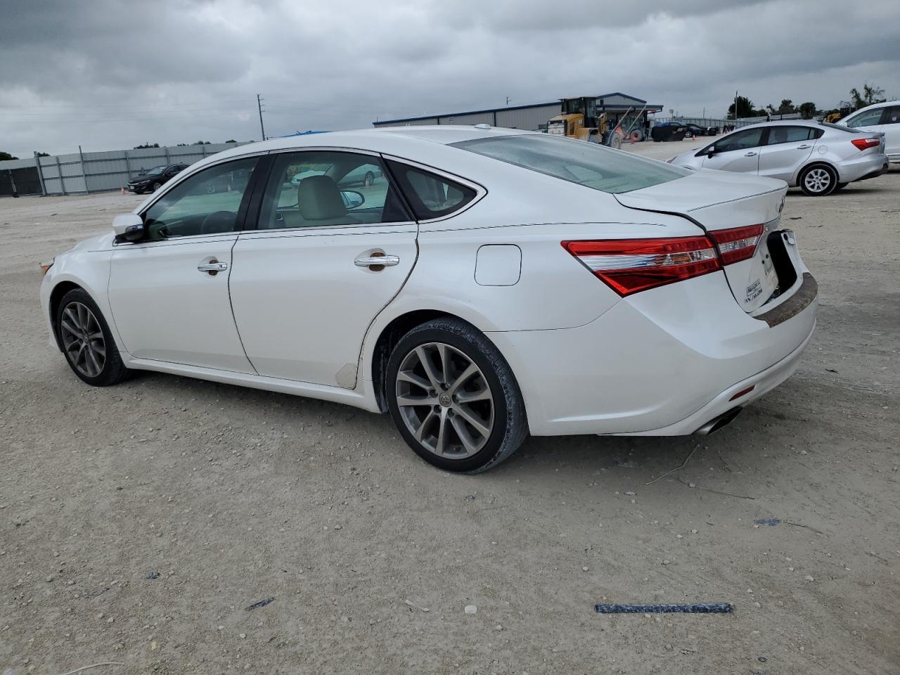 2014 TOYOTA AVALON BAS - Image 2