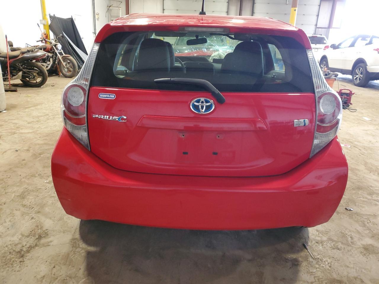 2013 TOYOTA PRIUS C - Image 6