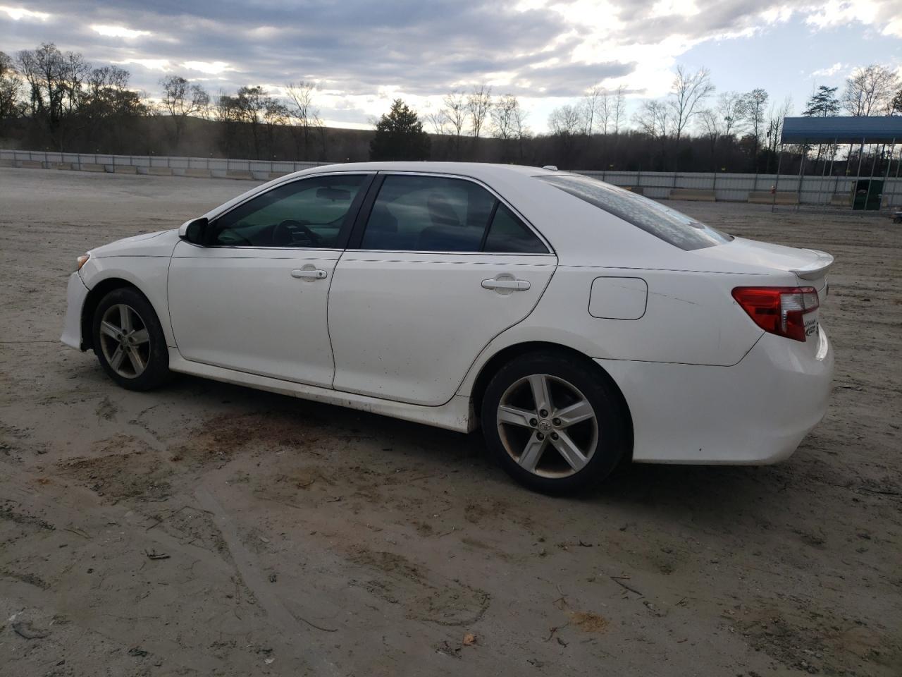 2014 TOYOTA CAMRY L - Image 2