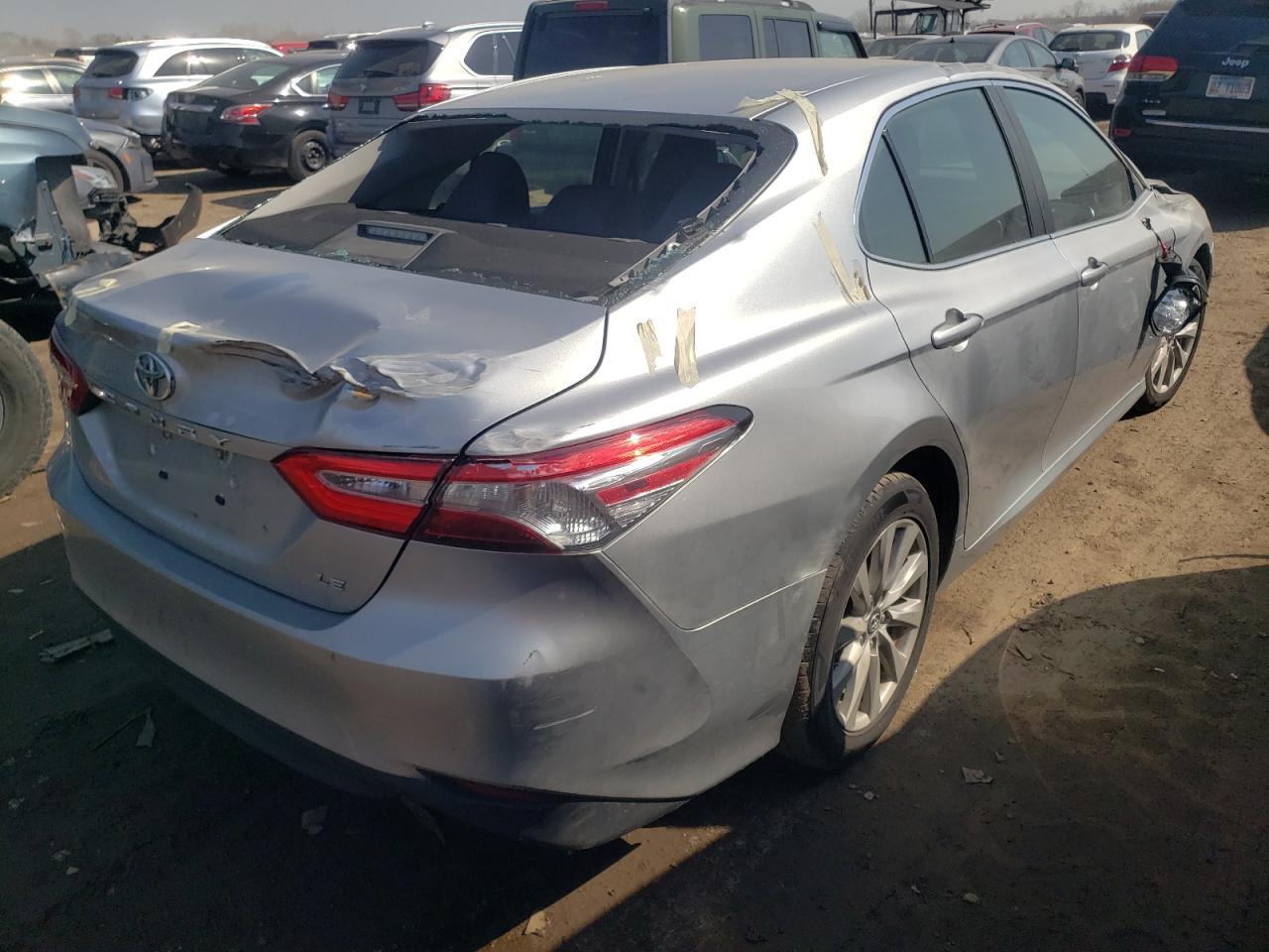 2018 TOYOTA CAMRY L - Фото 3