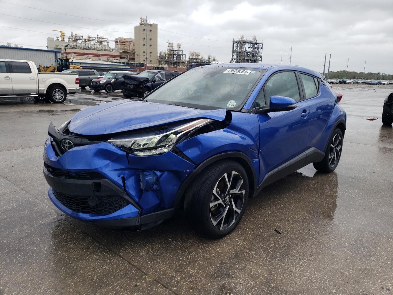 2022 TOYOTA C-HR XLE