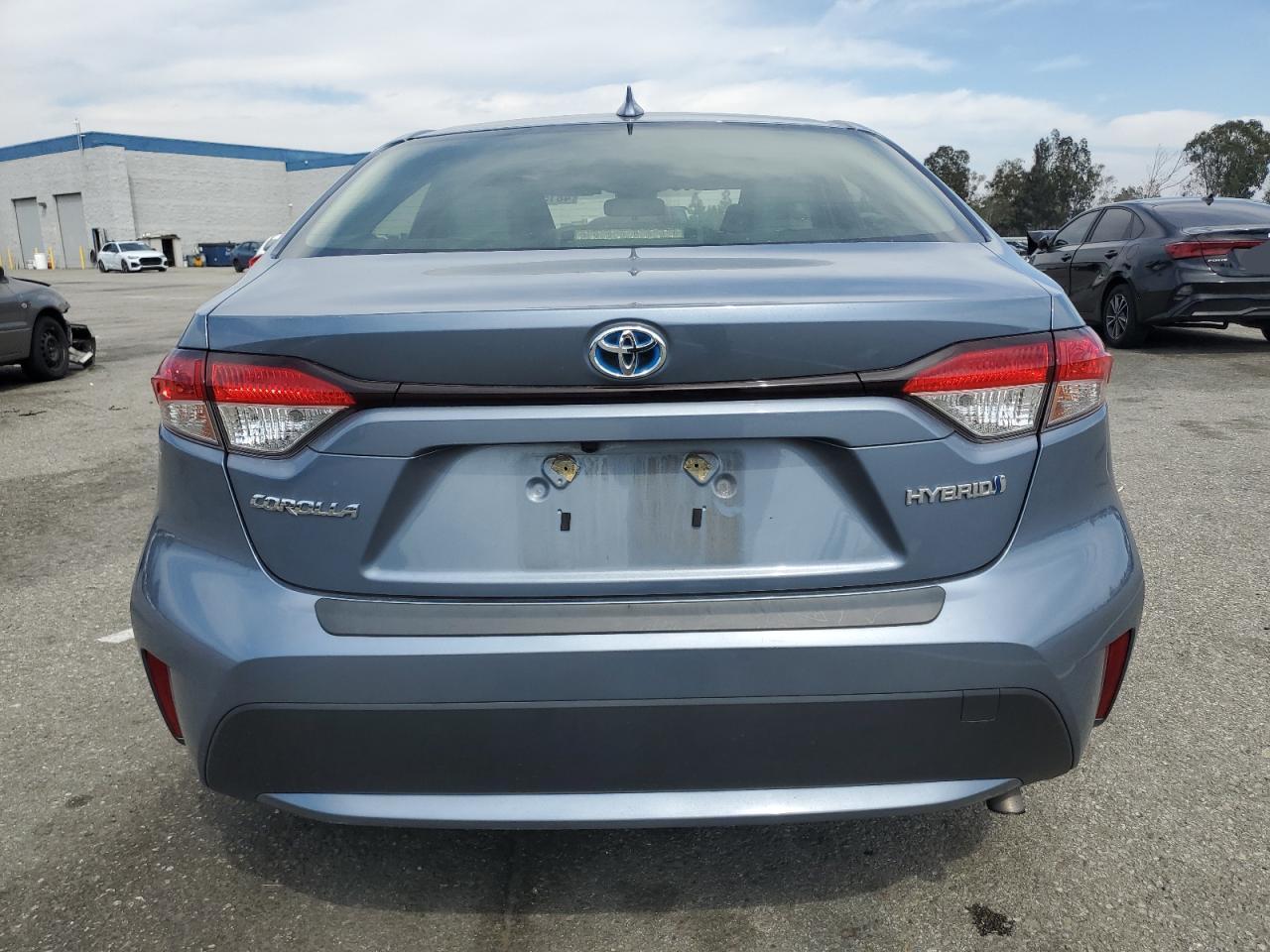 2021 TOYOTA COROLLA LE - Фото 6