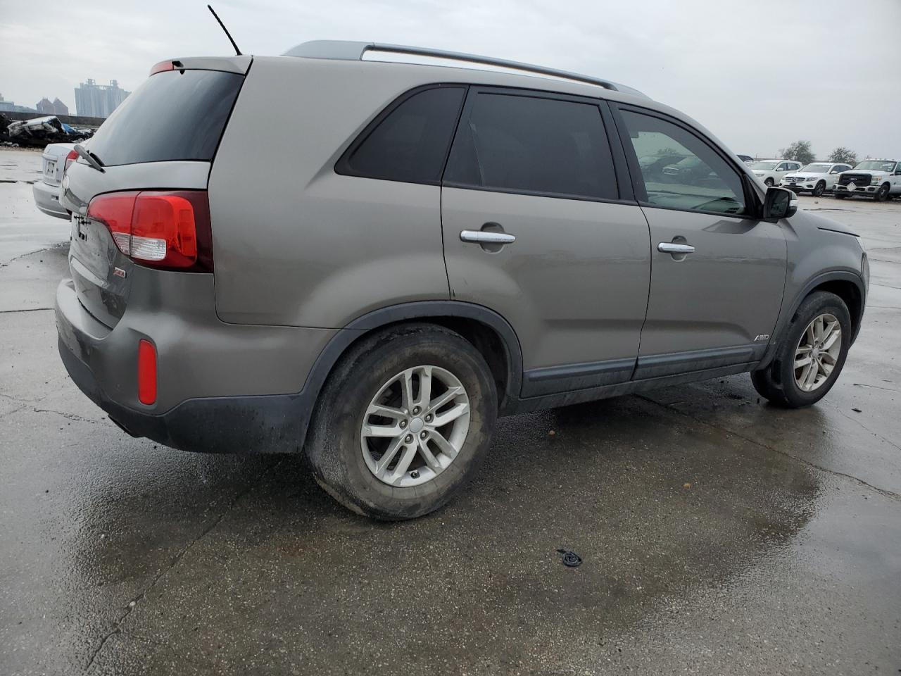 2014 KIA SORENTO LX - Image 3