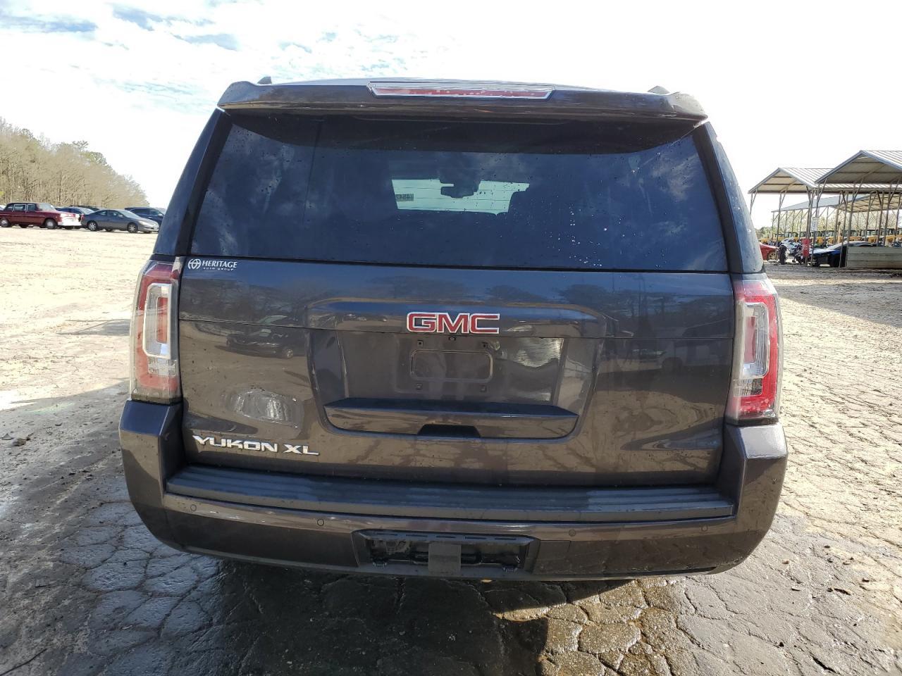 2016 GMC YUKON XL C - Image 6