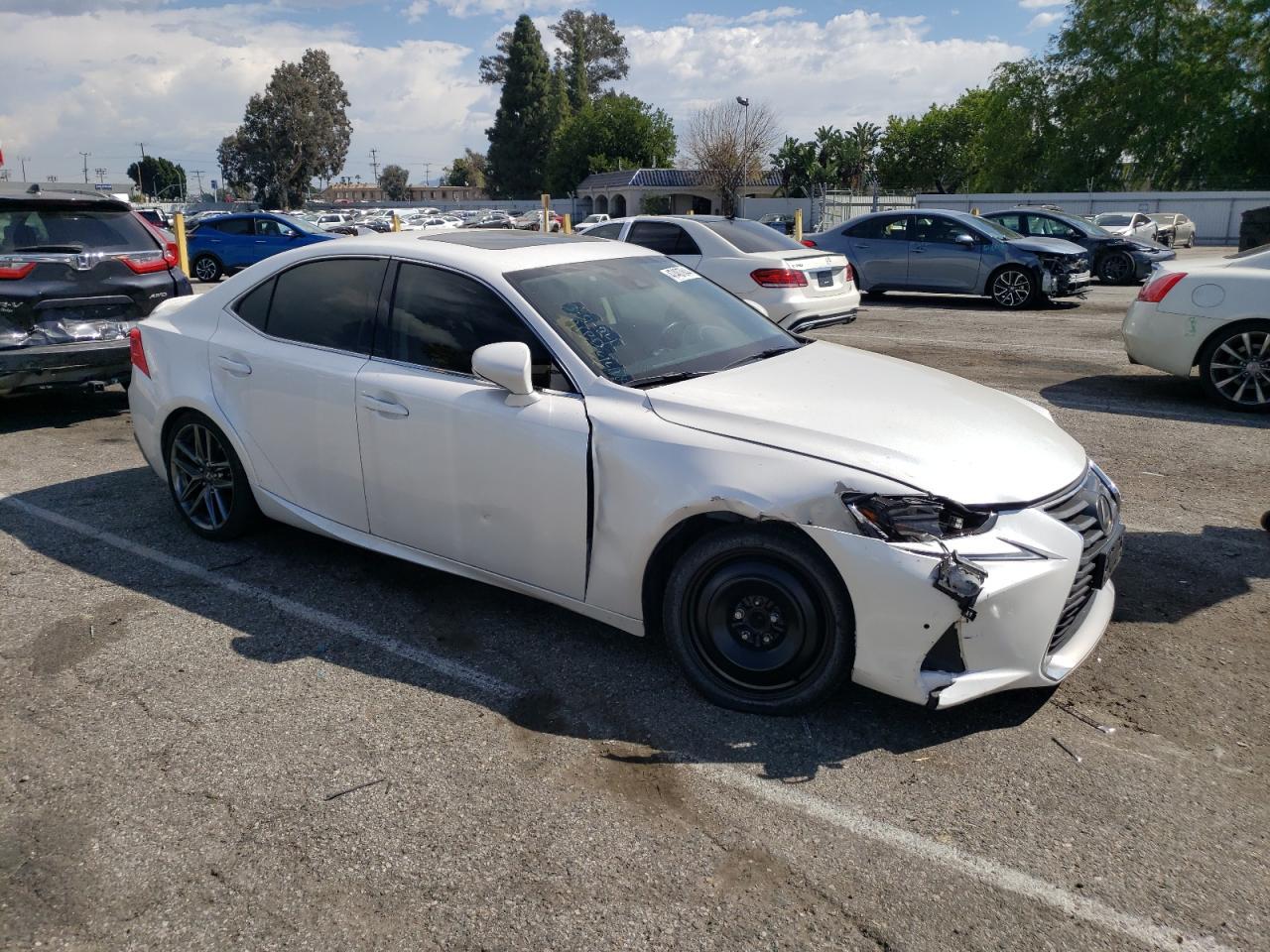 2017 LEXUS IS 200T - Image 4