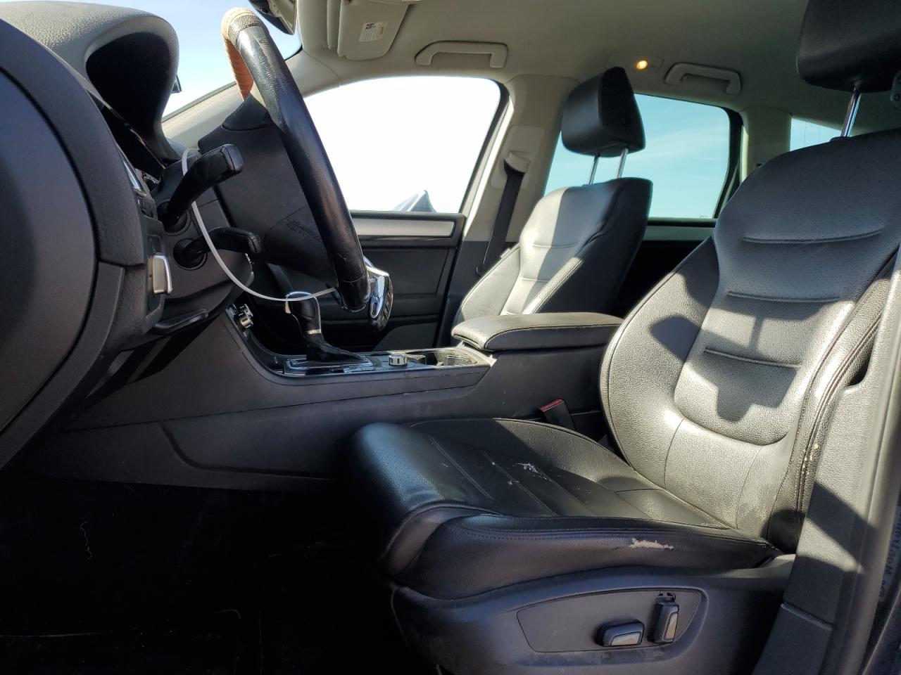2014 VOLKSWAGEN TOUAREG V6 - Image 7