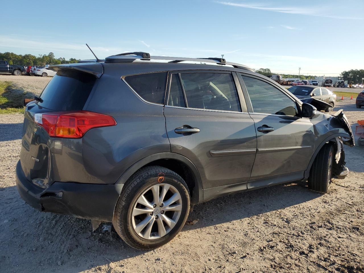 2015 TOYOTA RAV4 LIMIT - Фото 3