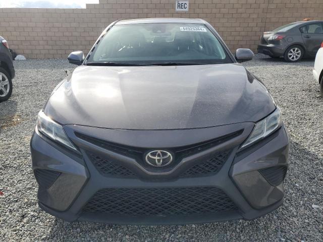 2020 Toyota Camry Se - Фото 5
