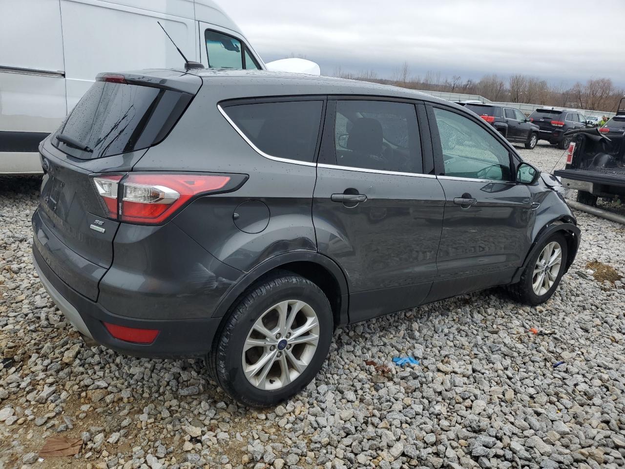 2017 FORD ESCAPE SE - Фото 3