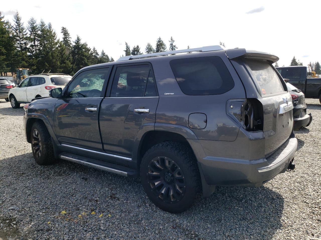 2017 TOYOTA 4RUNNER SR - Image 2