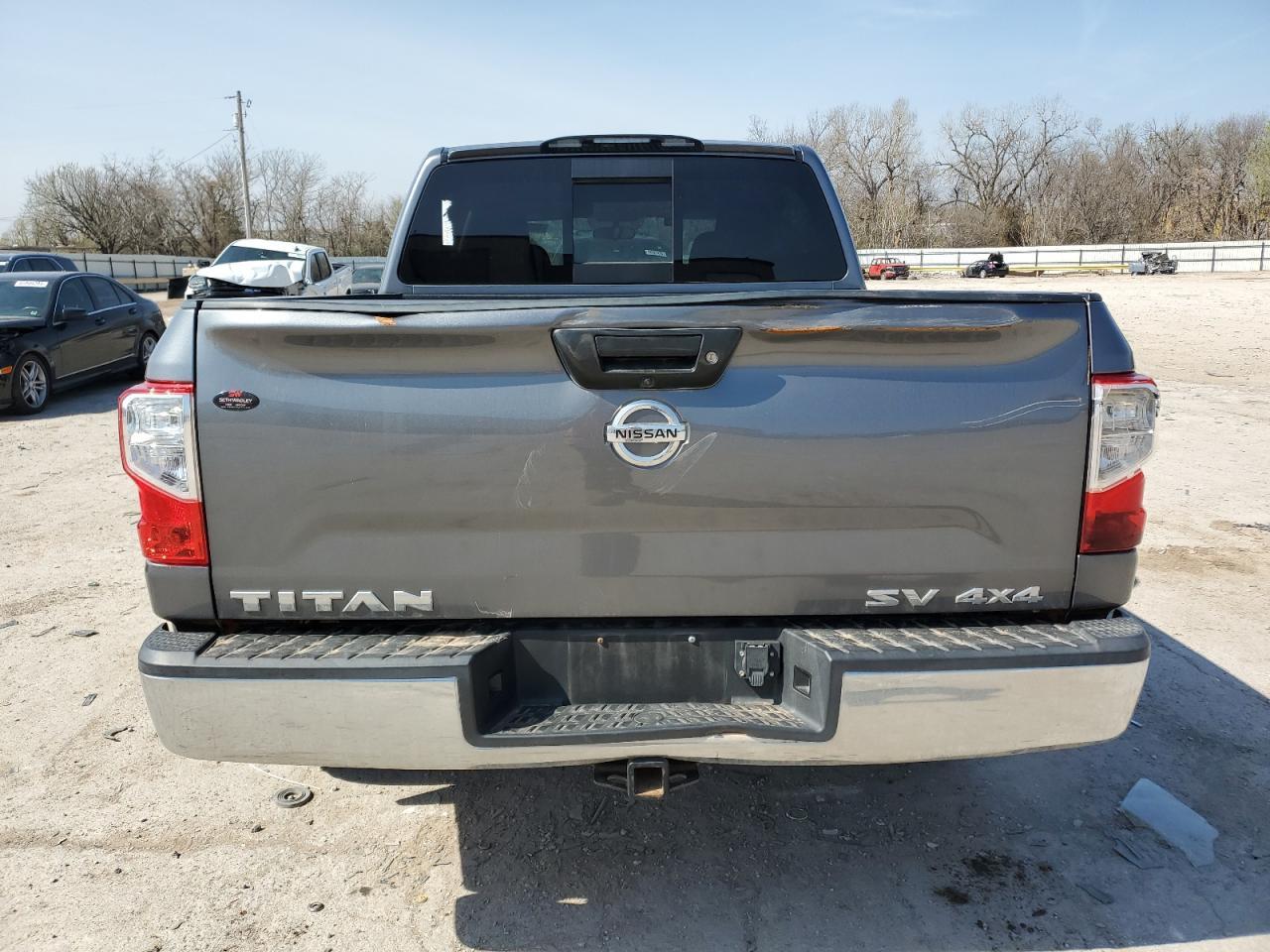 2018 NISSAN TITAN S - Фото 6