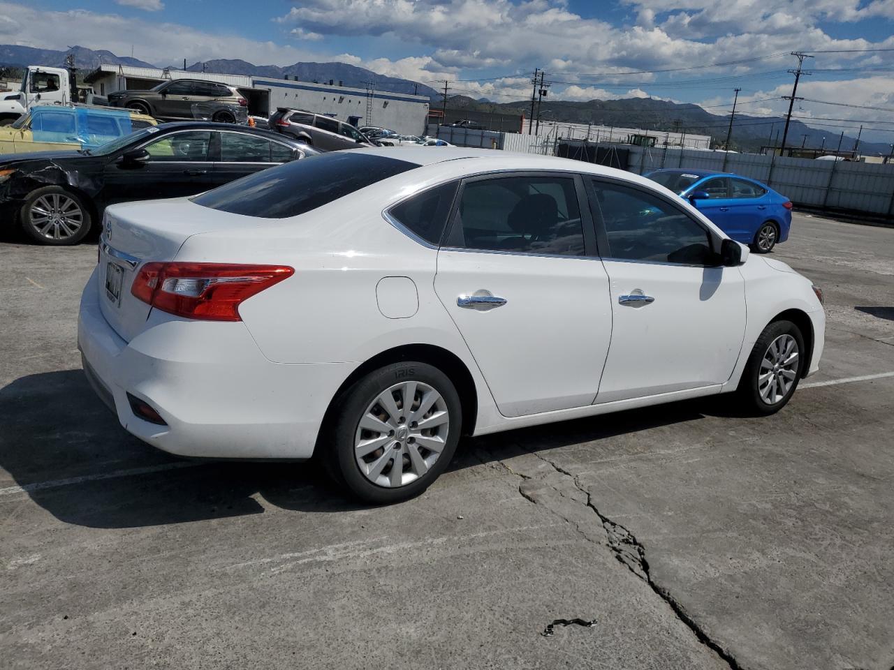 2017 NISSAN SENTRA S - Фото 3