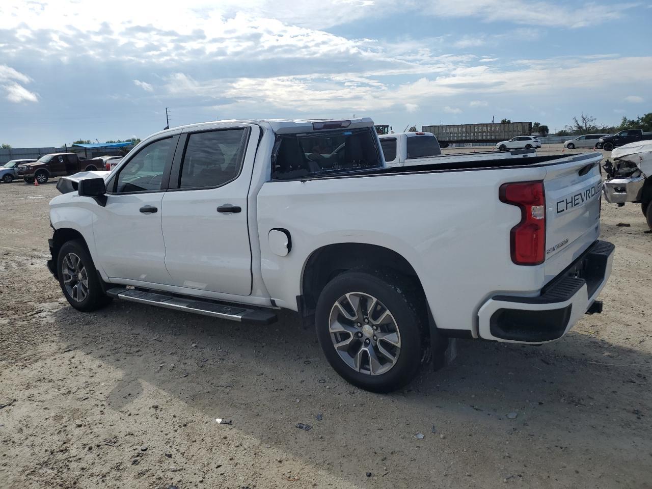 2019 CHEVROLET SILVERADO - Фото 2