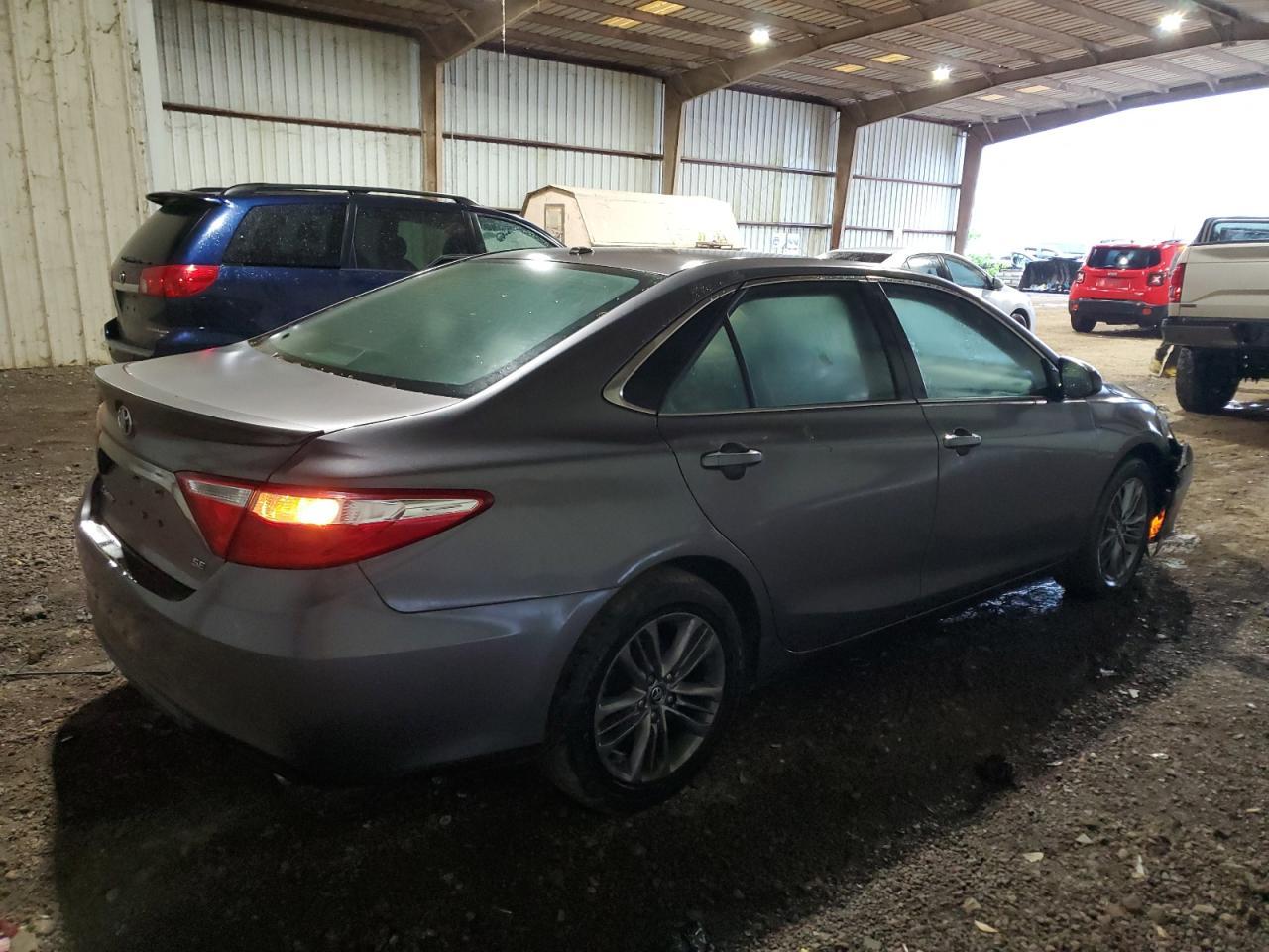 2017 TOYOTA CAMRY LE - Фото 3