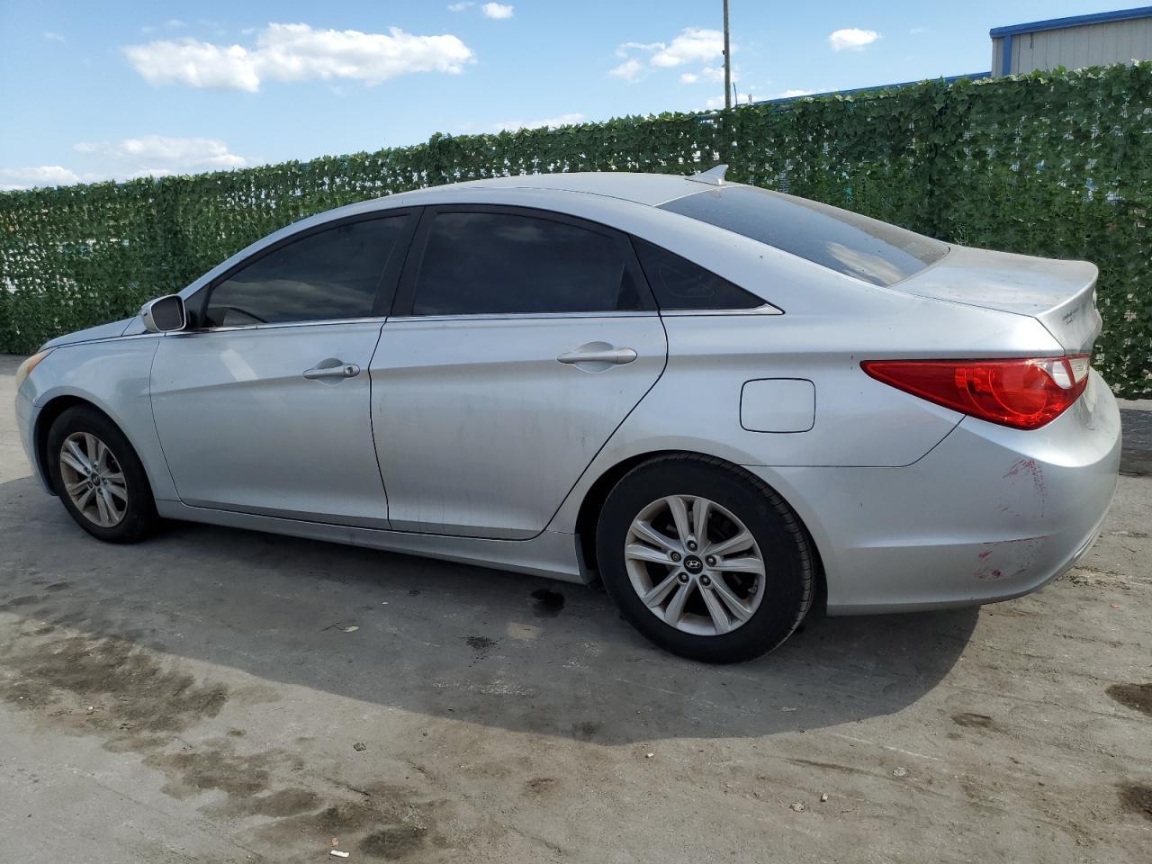 2011 HYUNDAI SONATA GLS - Image 2