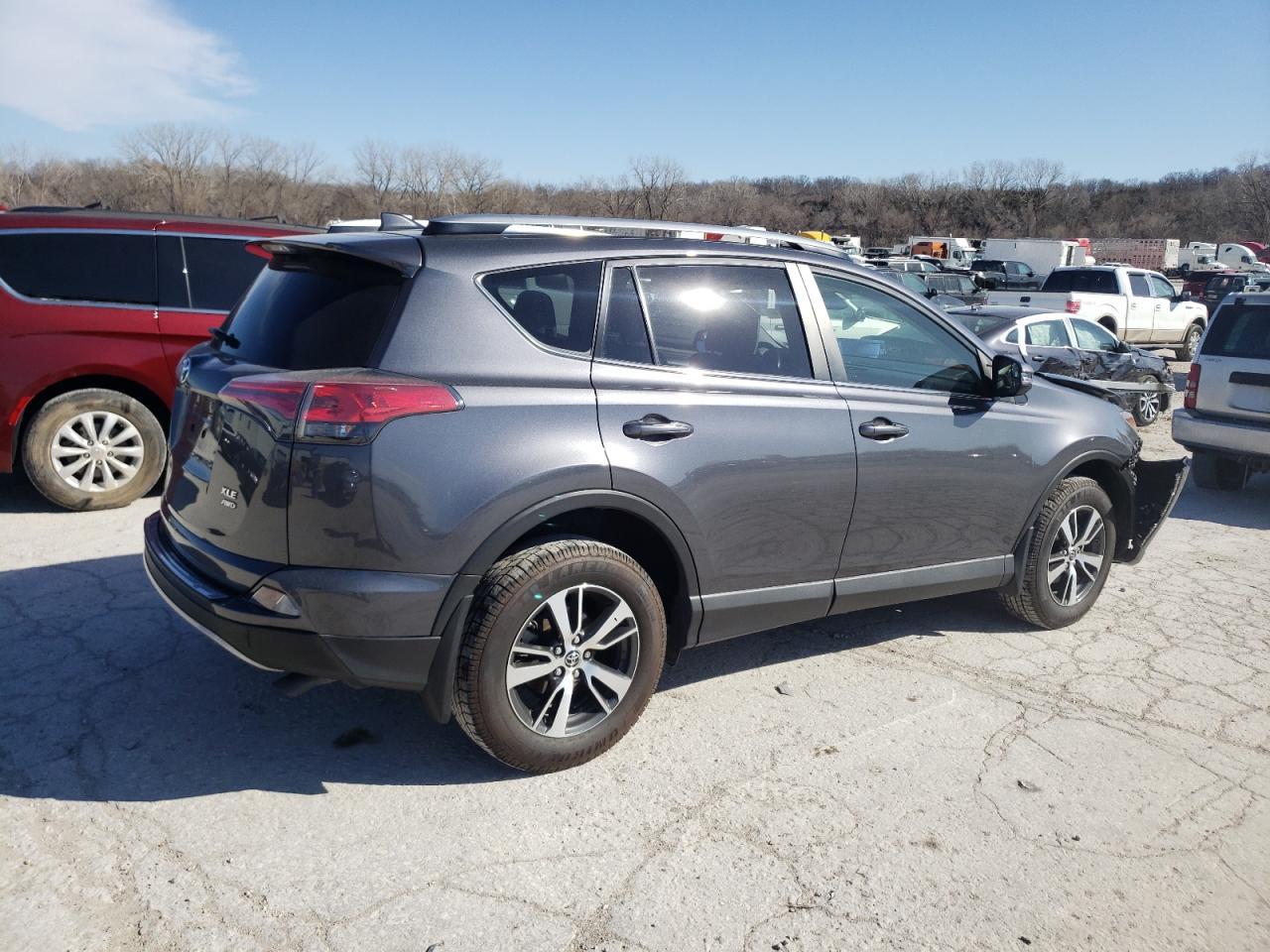2017 TOYOTA RAV4 XLE - Фото 3